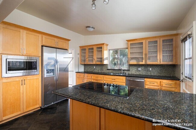 Foto del edificio - 8572 Fireside Ave