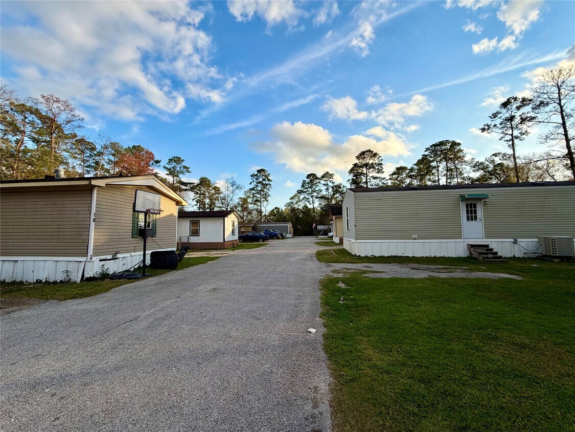 Foto del edificio - 3510 Fox Dr