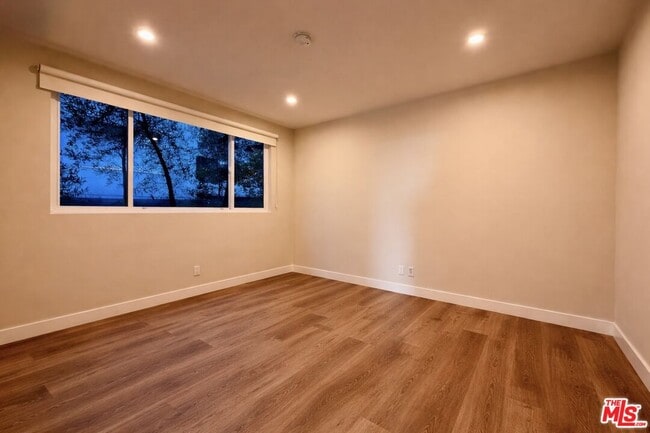 Foto del edificio - 1427 N Vista St