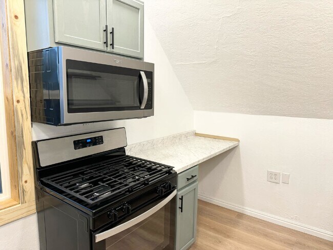 Foto del edificio - 624 13th Ave S