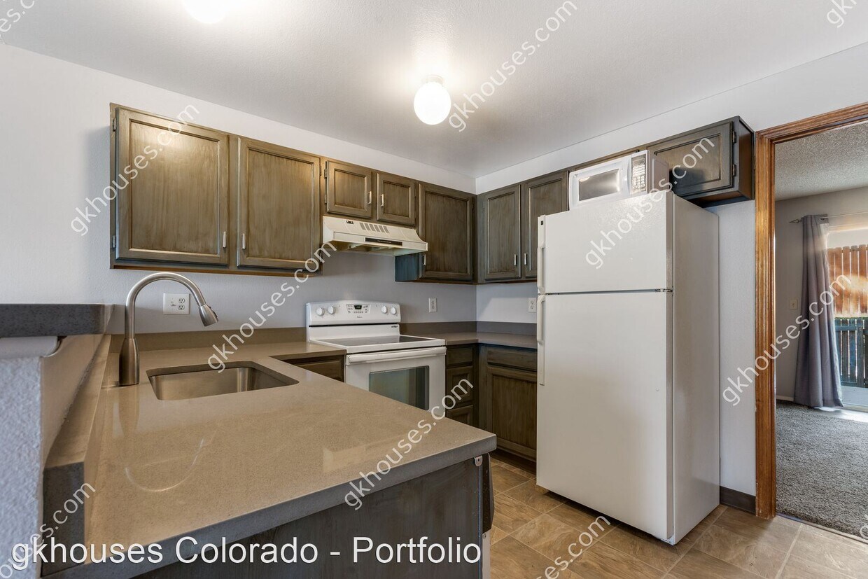 Primary Photo - 4521 S Crystal Way