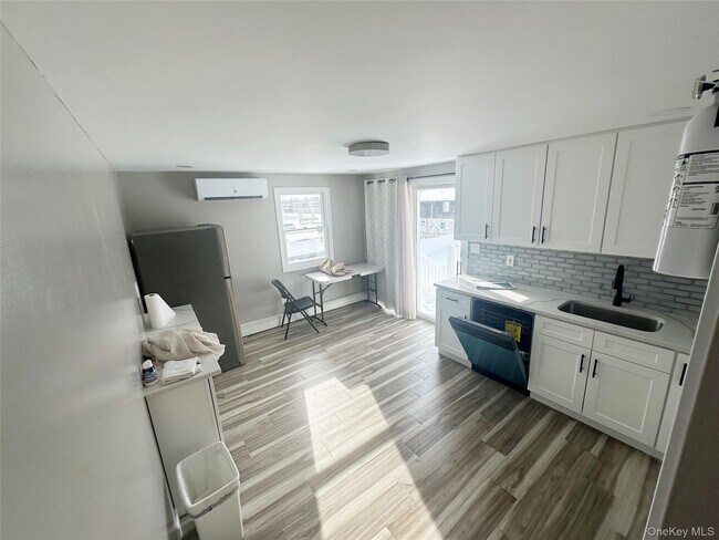 Building Photo - 15 Mida Ct