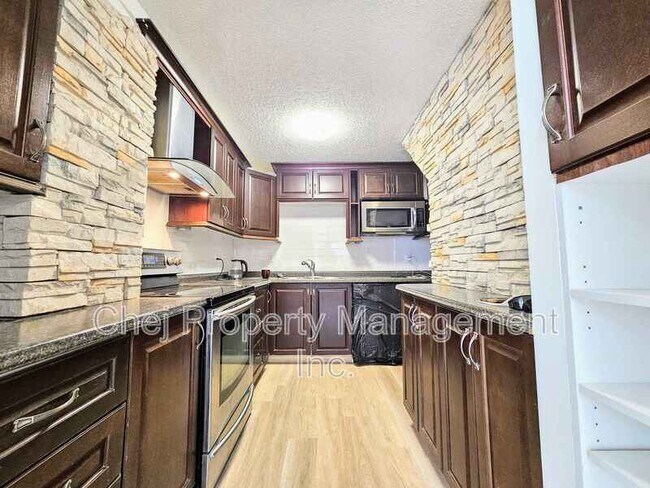 Photo du bâtiment - 10502-10100 100 Ave