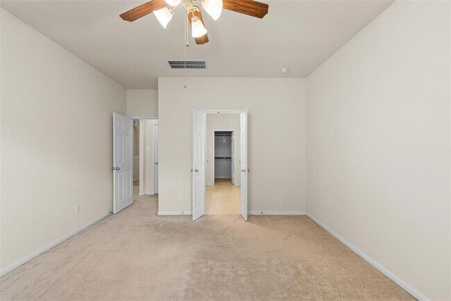 Foto del edificio - 6439 Wilshire Ridge