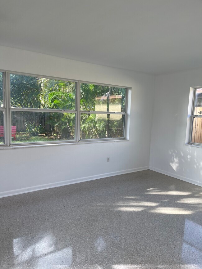 Sun Room - 50 NE 45th Ct