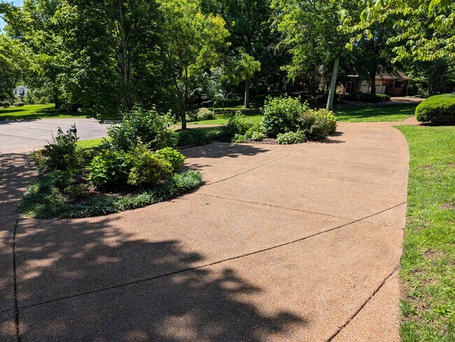 Foto del edificio - 9301 Grist Mill Ct