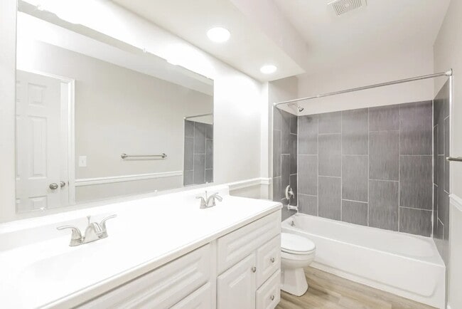 Foto del edificio - 5702 E 121st Pl