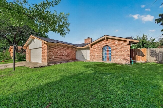 Foto del edificio - 8638 Little River Rd