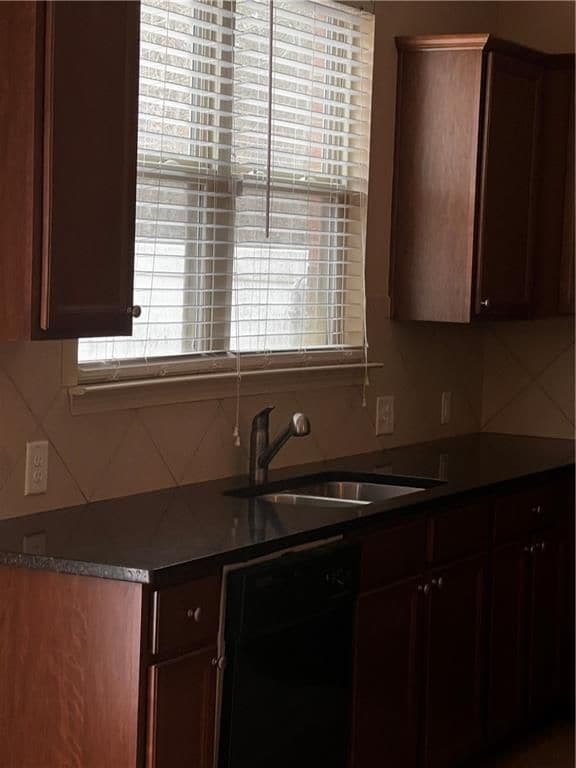 Building Photo - 3702 Brockenhurst Dr