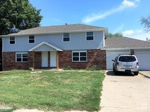 Building Photo - 204 S Scott Blvd