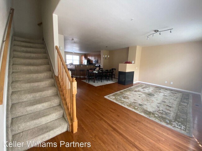 Building Photo - 4 br, 3.5 bath House - 847 Victoria Ridge ...