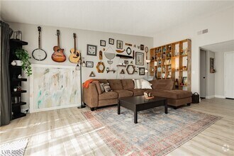 Building Photo - 5235 Sunnywood Dr