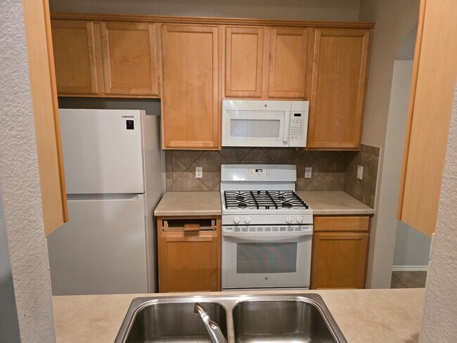 Foto del edificio - Great 2 Bed 2 Bath Condo!