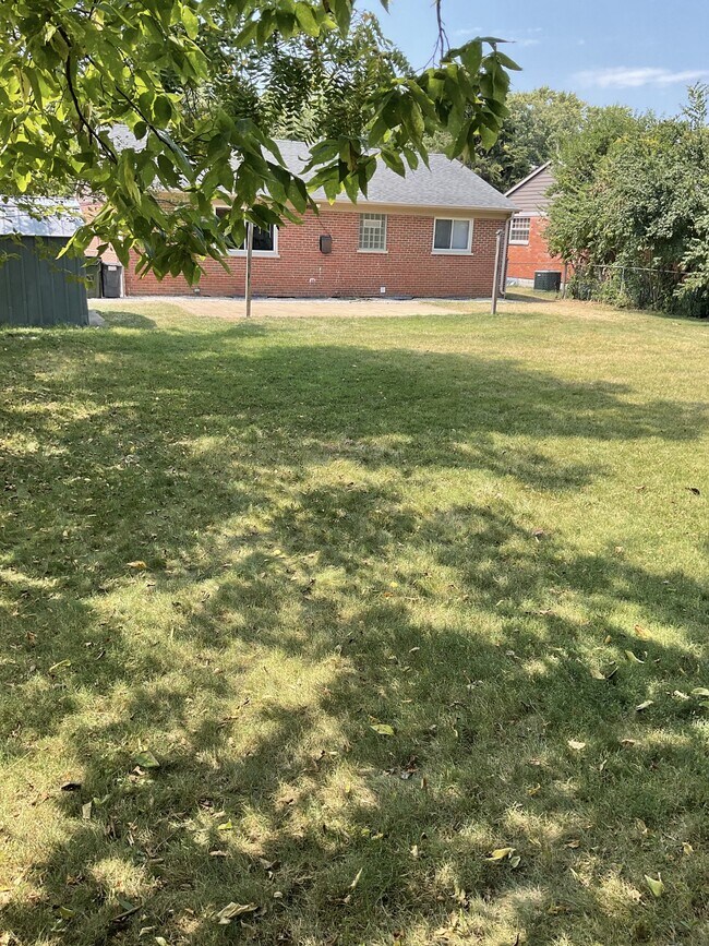 Building Photo - 1060 Brookcrest Dr