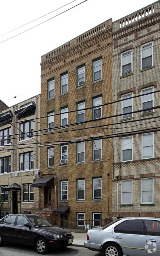 Primary Photo - 25 66th St