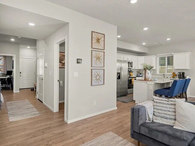 Foto del edificio - 3668 Keller Ln