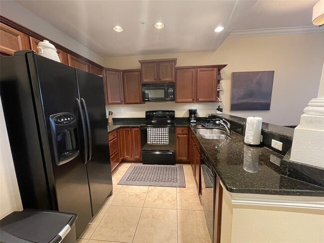 Building Photo - 13941 Clubhouse Dr