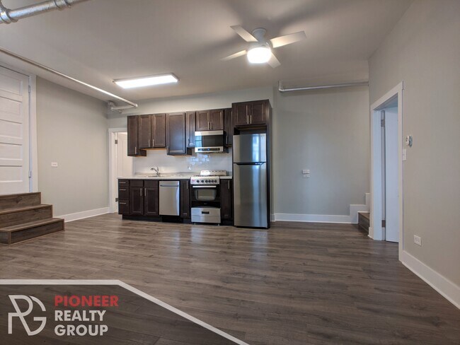 Foto del edificio - 2348 W Addison St