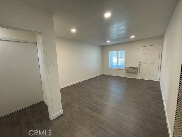 Foto del edificio - 1349 N Altadena Dr