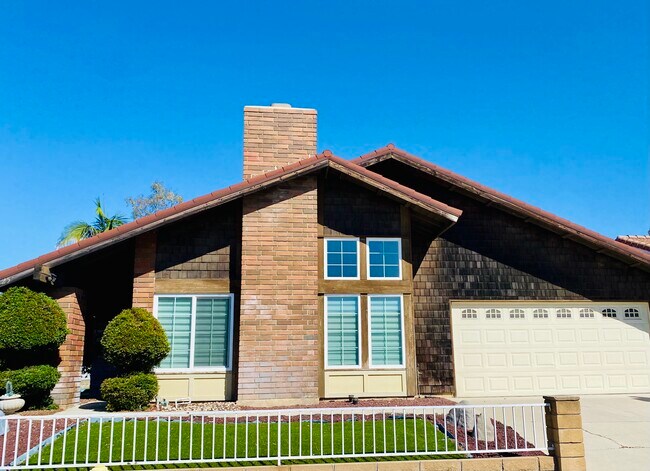 Building Photo - 25 Sundance Dr