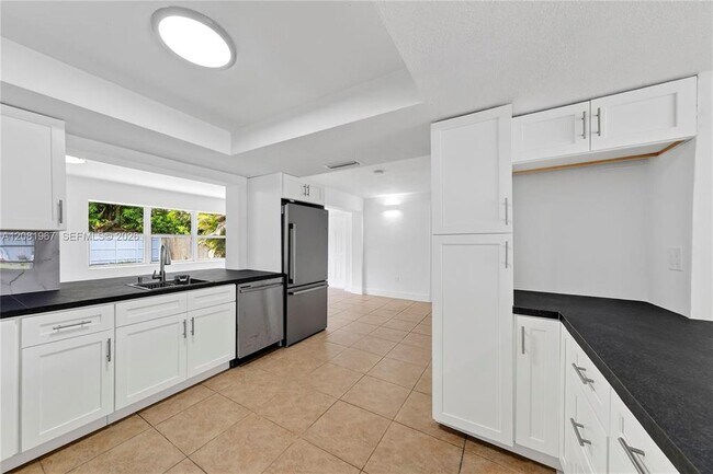 Foto del edificio - 7490 NW 23rd St