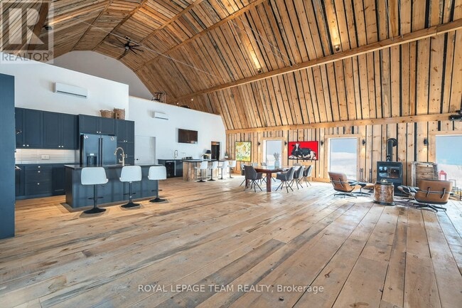 Building Photo - 877 Huntmar Dr