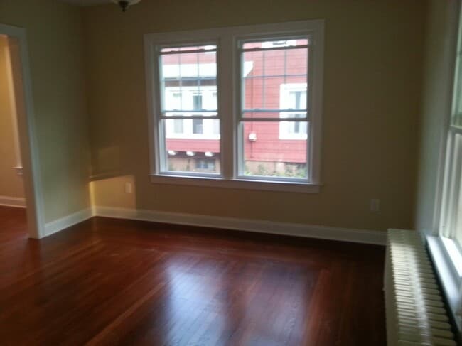 Building Photo - 356 Townsend Ave