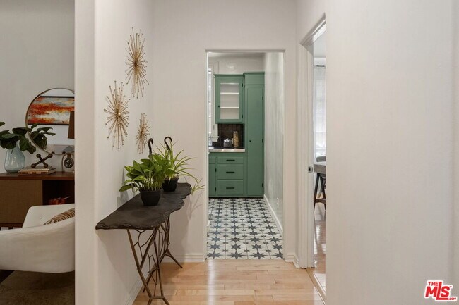 Foto del edificio - 1345 Hayworth Ave