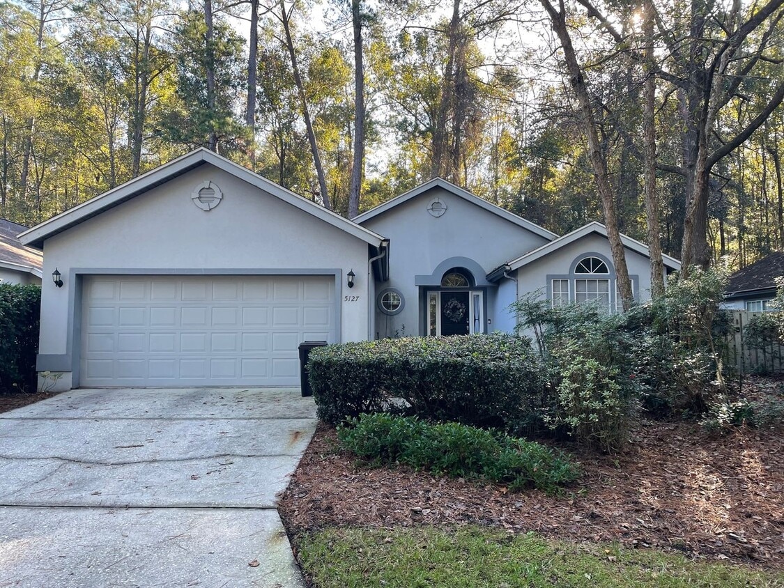 SUB-LEASE Camden Court - Haile Plantation - SUB-LEASE   Camden Court - Haile Plantation