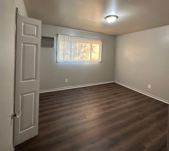 Foto del edificio - 15041 Greenfield Rd