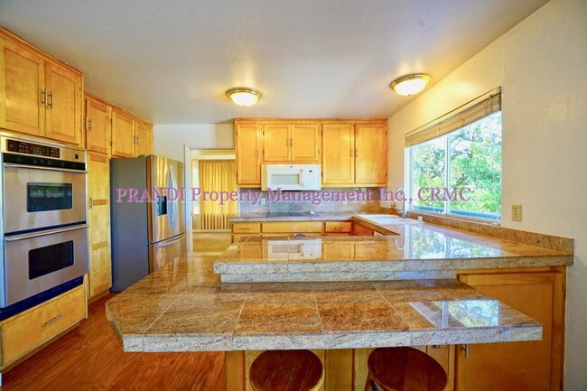 Building Photo - Private and Spacious Novato Home with 3 Ca...