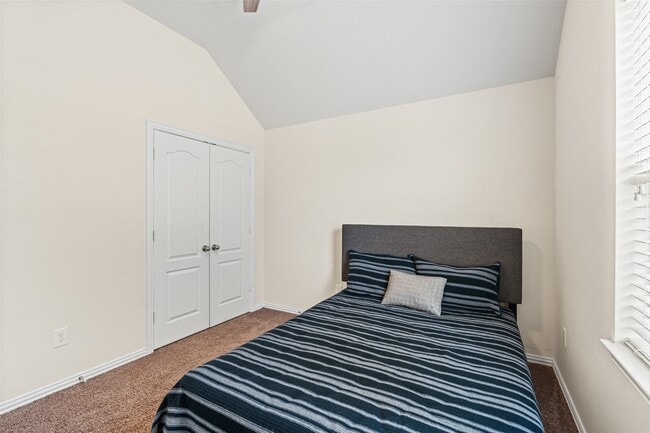 Building Photo - 3012 Broadhaven Dr