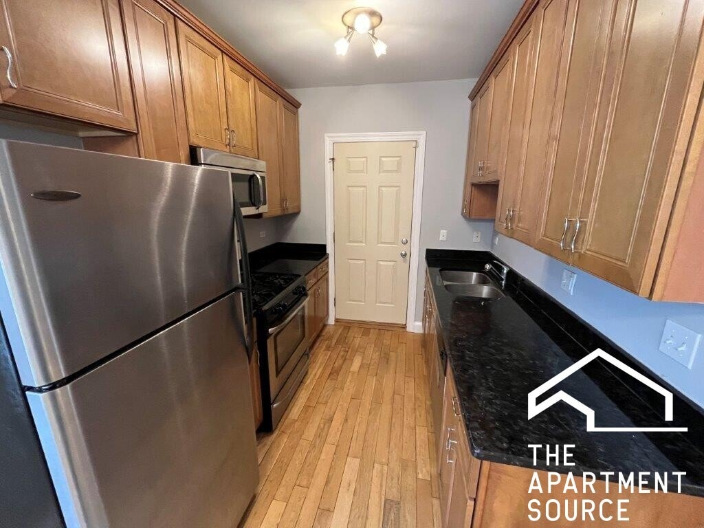 Primary Photo - 4548 W George St