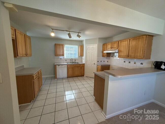 Foto del edificio - 6735 Moss Lake Rd