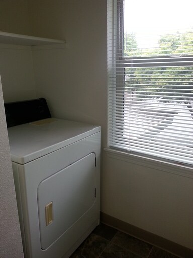 Foto del edificio - 7823 NE Fourth Plain Blvd