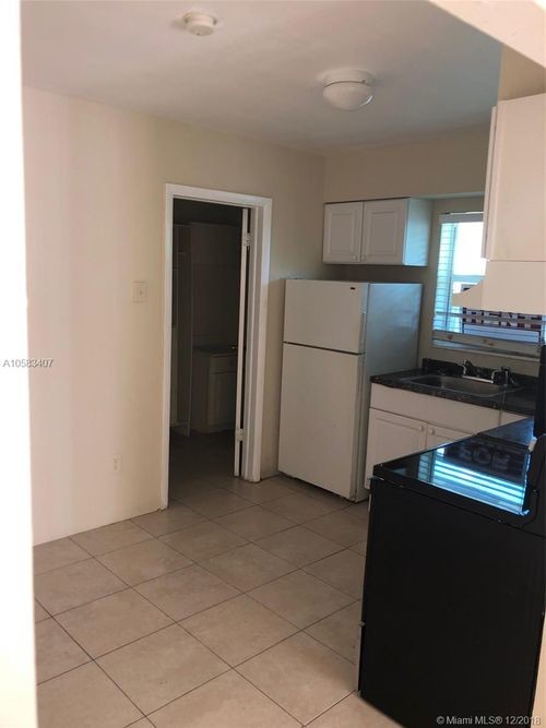 Foto del edificio - 2424 McKinley St