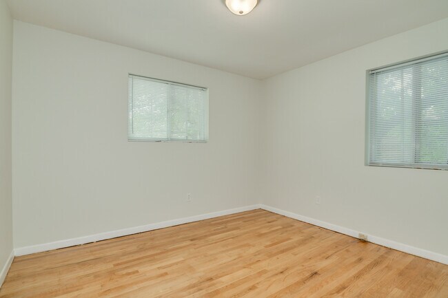 Building Photo - 3023 Jeanne Rd