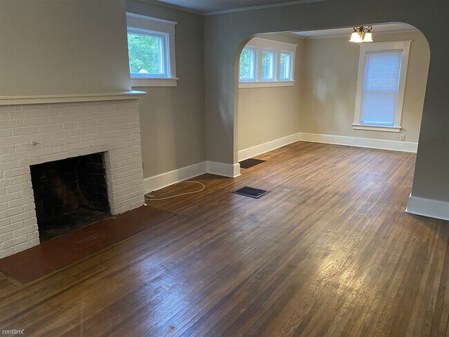 Building Photo - 2 br, 1 bath House - 805 North Berrien Street