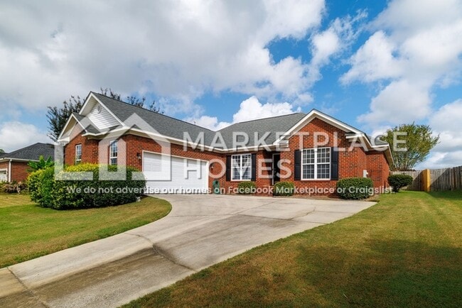 Building Photo - 512 Marble Falls