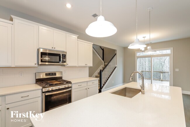 Foto del edificio - 393 Floating Leaf Way