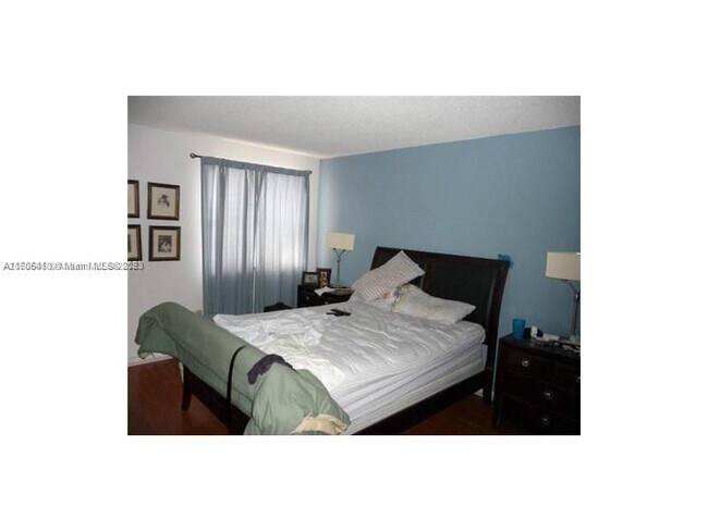 Foto del edificio - 670 NW 85th Pl