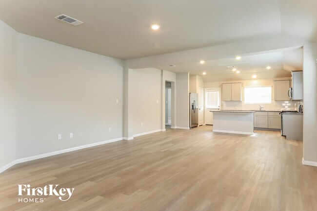 Foto del edificio - 6735 Hatchery Way