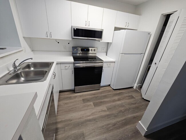 Foto del edificio - 12148 St.Andrews Pl