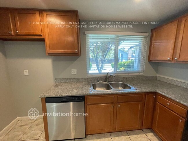 Foto del edificio - 724 Sandy Brook Ct
