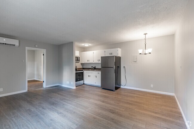 1 habitación, 1 baño - 550 pies cuadrados - Sala de estar - The Lily Grace Apartments