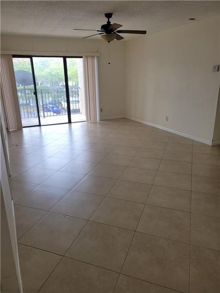 Foto del edificio - 9288 W Atlantic Blvd