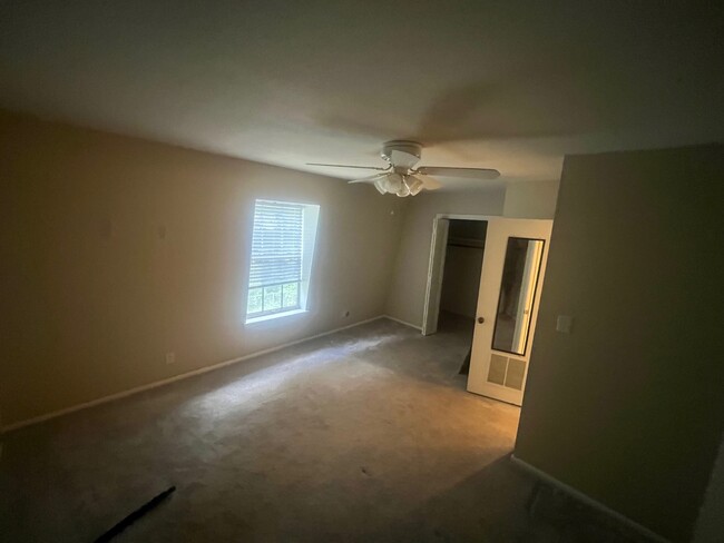 Foto del edificio - 3822 Country Club Rd
