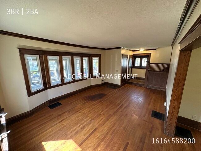 Building Photo - 848 Henry Ave SE
