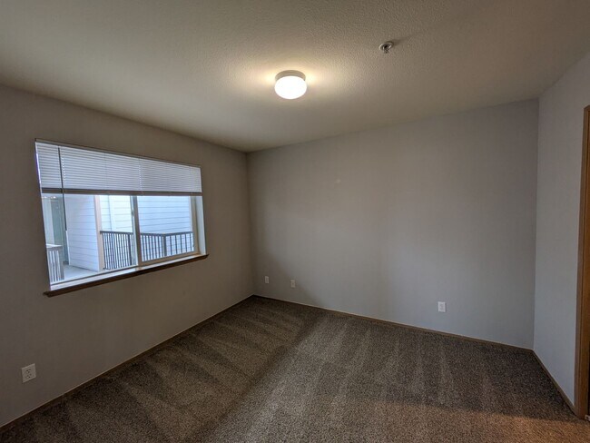 Building Photo - Your Home is Waiting!