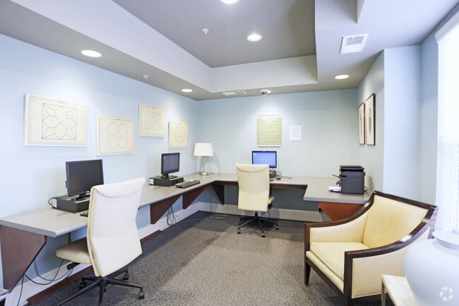 Internet Cafe - Live Oak Apartments LLC Ashley Square